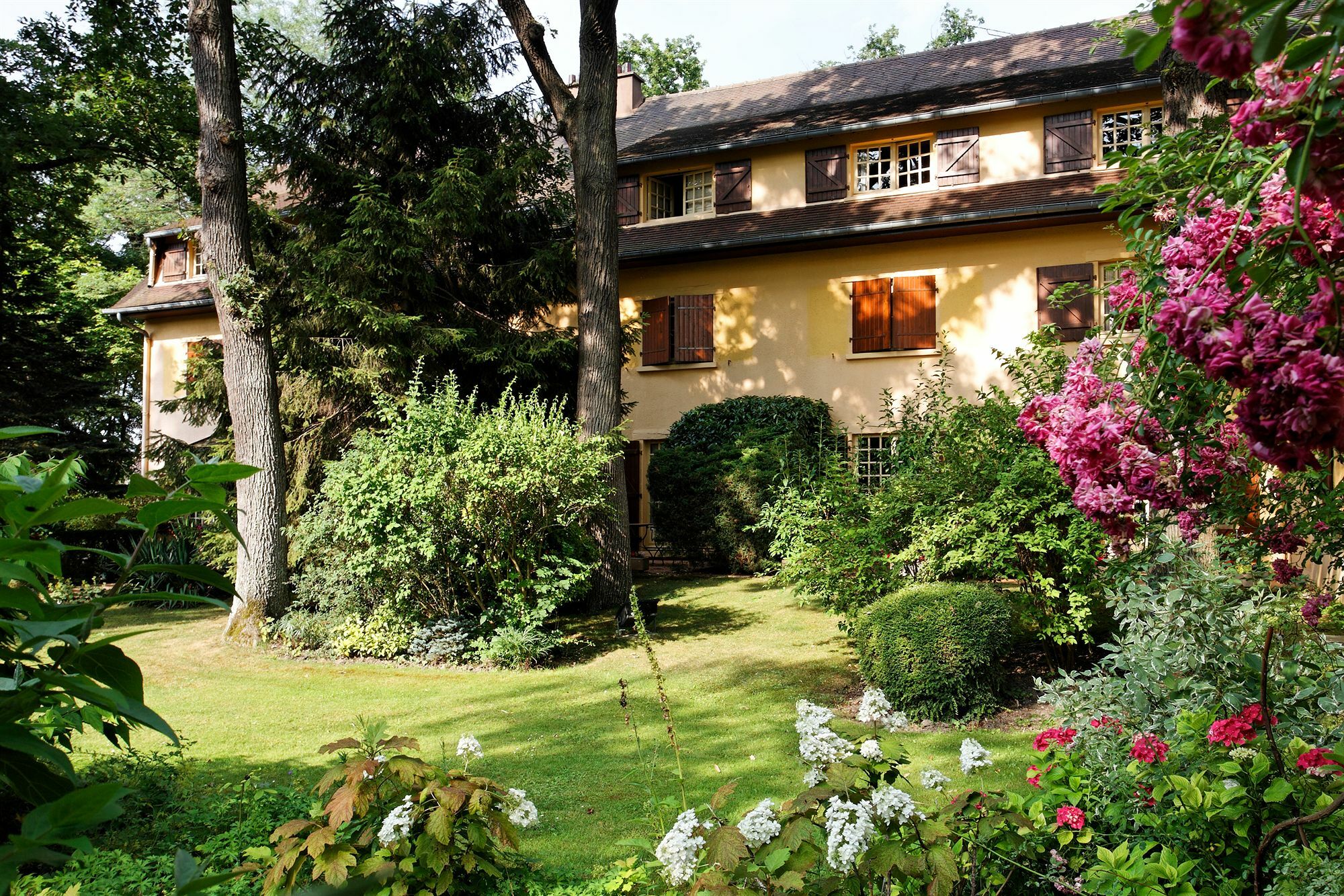 Cazaudehore, Hotel De Charme Au Vert Saint-Germain-en-Laye Exterior photo